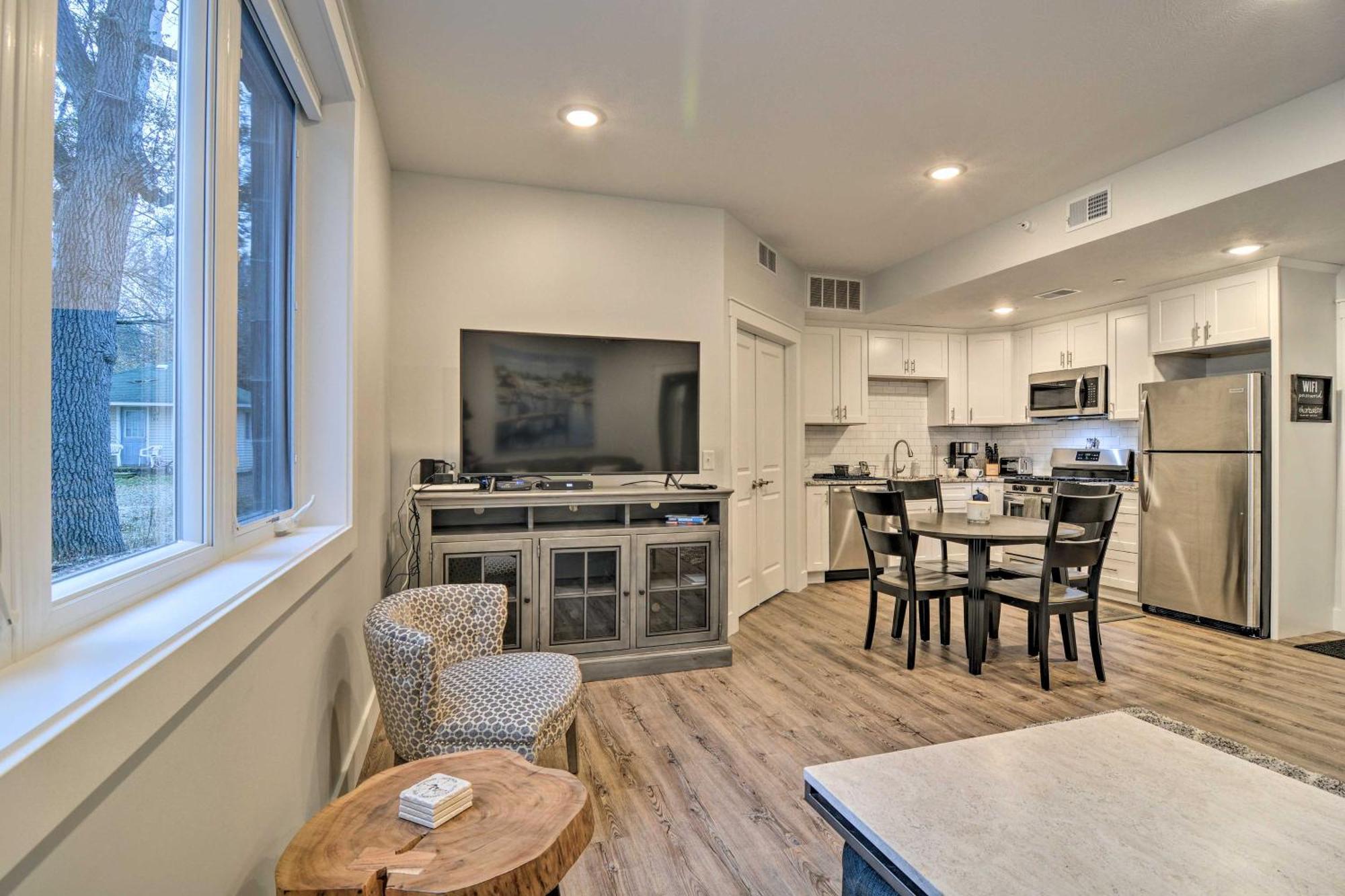 Modern Traverse City Condo About 1 Mi To Bay! Extérieur photo